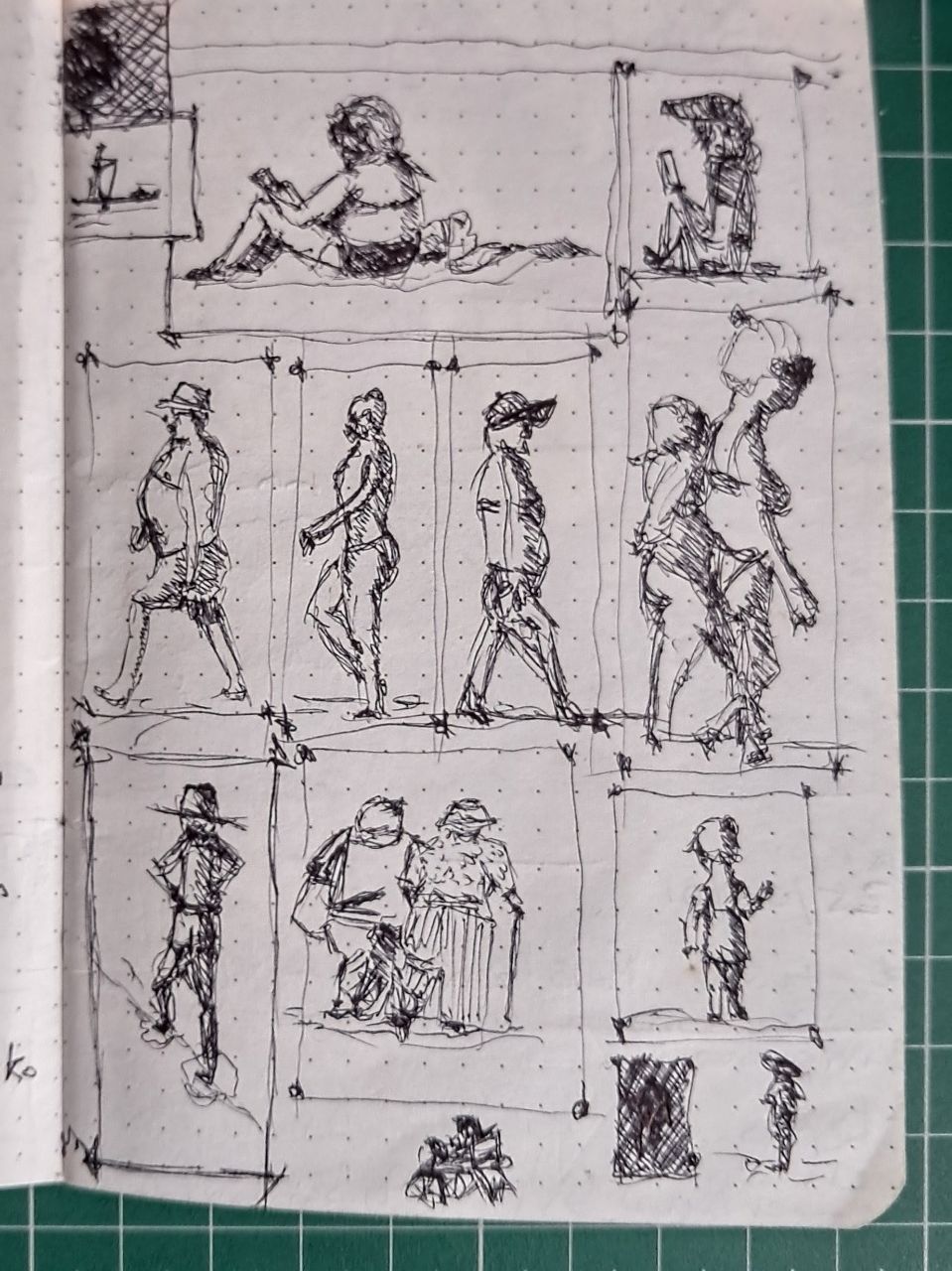 Pequeno caderno com desenhos